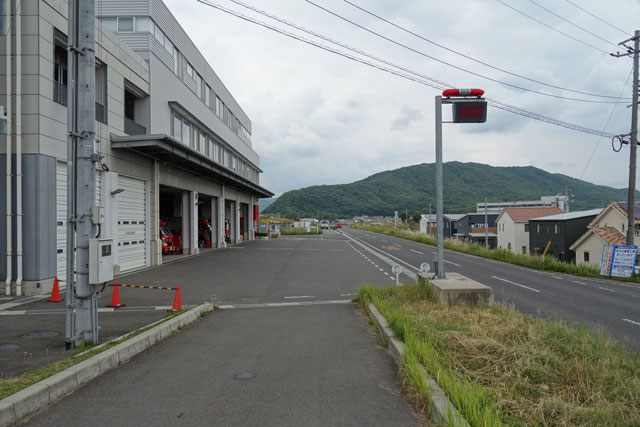 岡山市中消防署の道沿いの写真